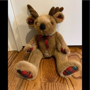 GAC Reindeer With Plaid Paws,Ears, and Bow